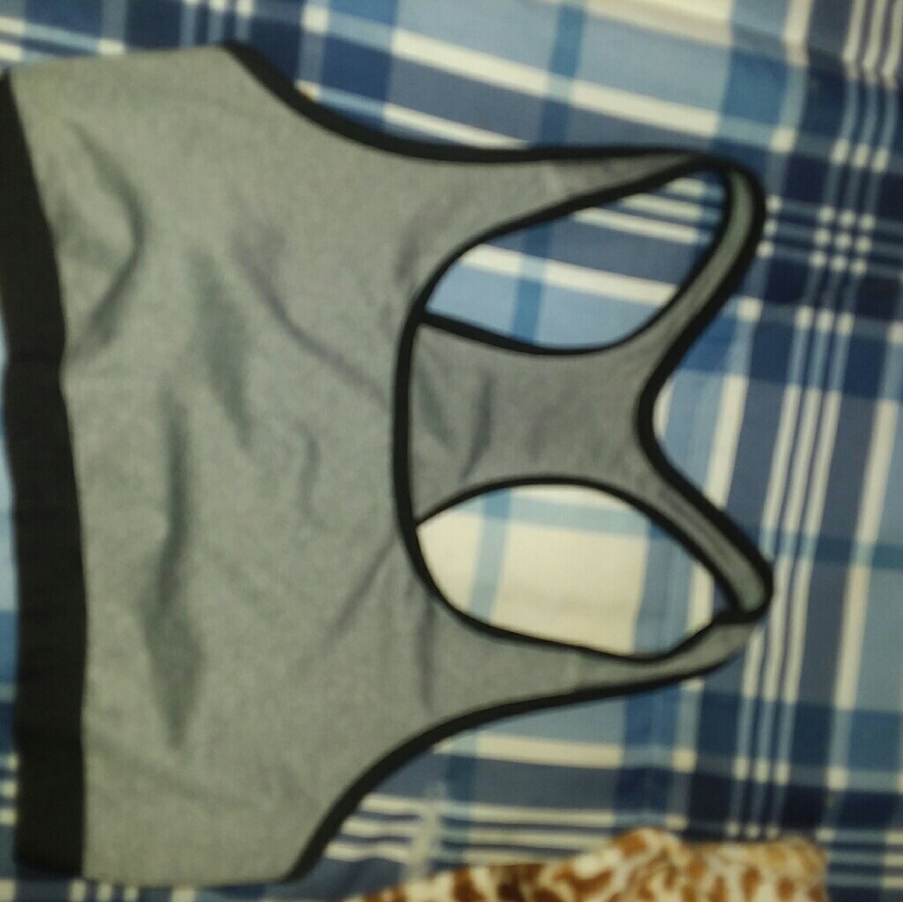 Danskin sports bra